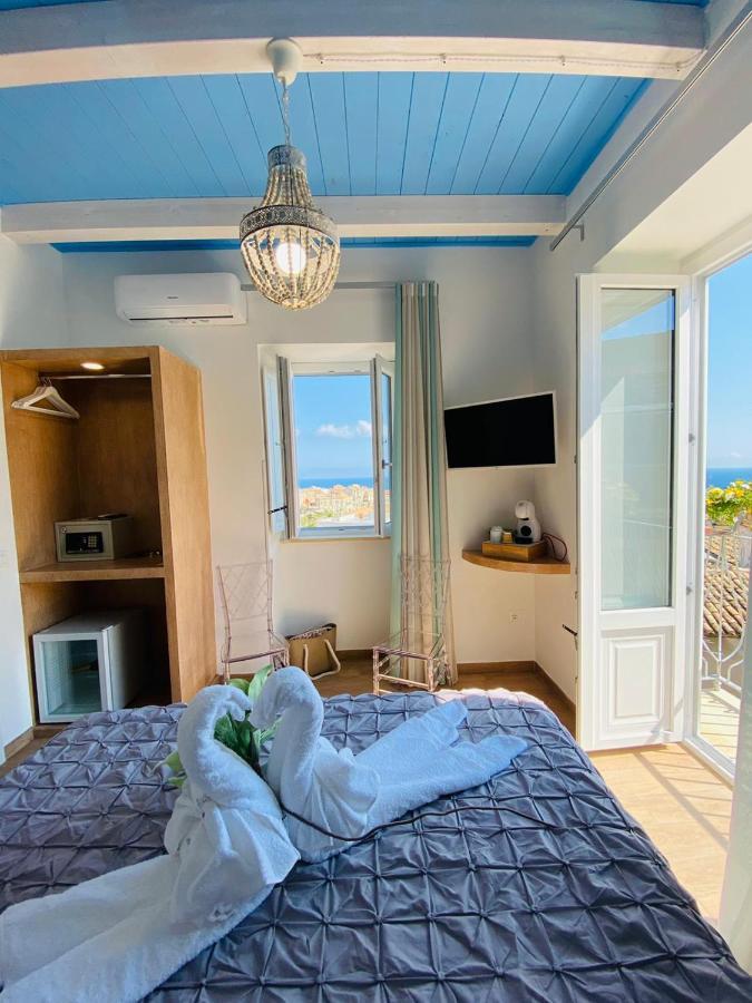 Fior Dei Carmeliti Rooms And Parking Tropea Eksteriør billede