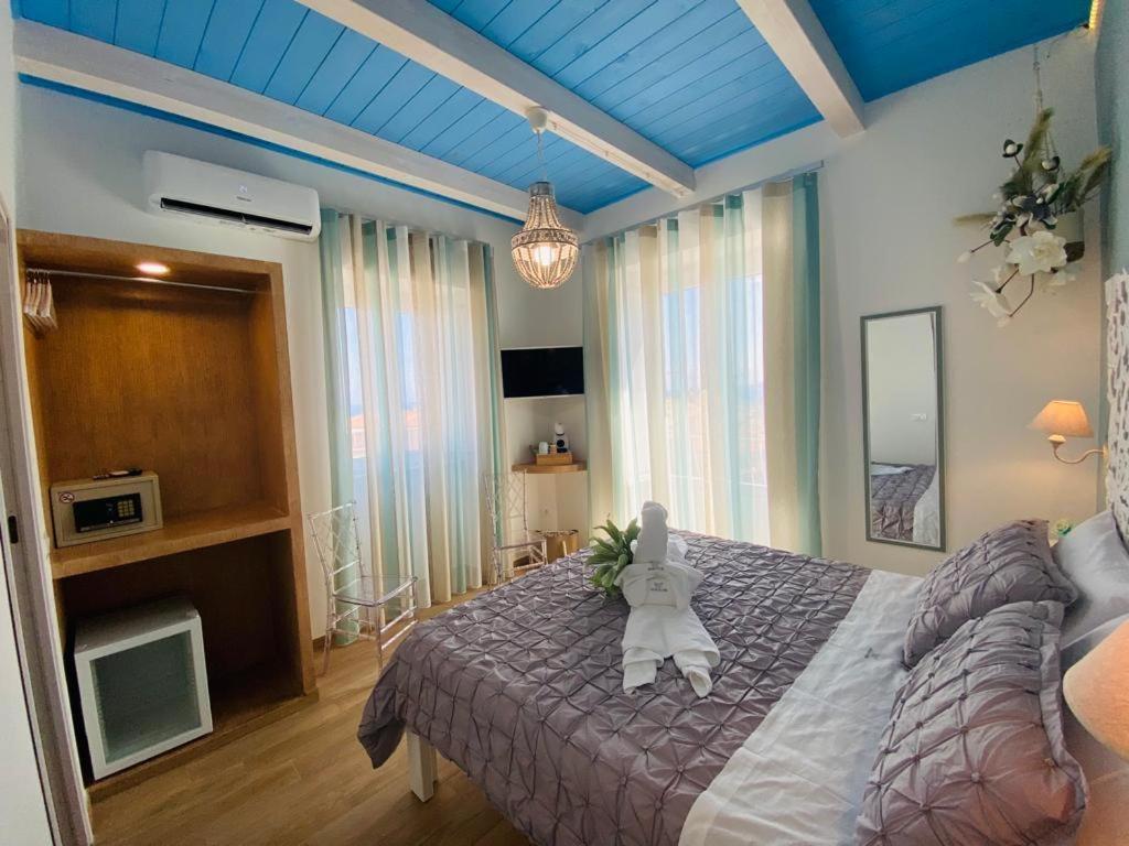 Fior Dei Carmeliti Rooms And Parking Tropea Eksteriør billede